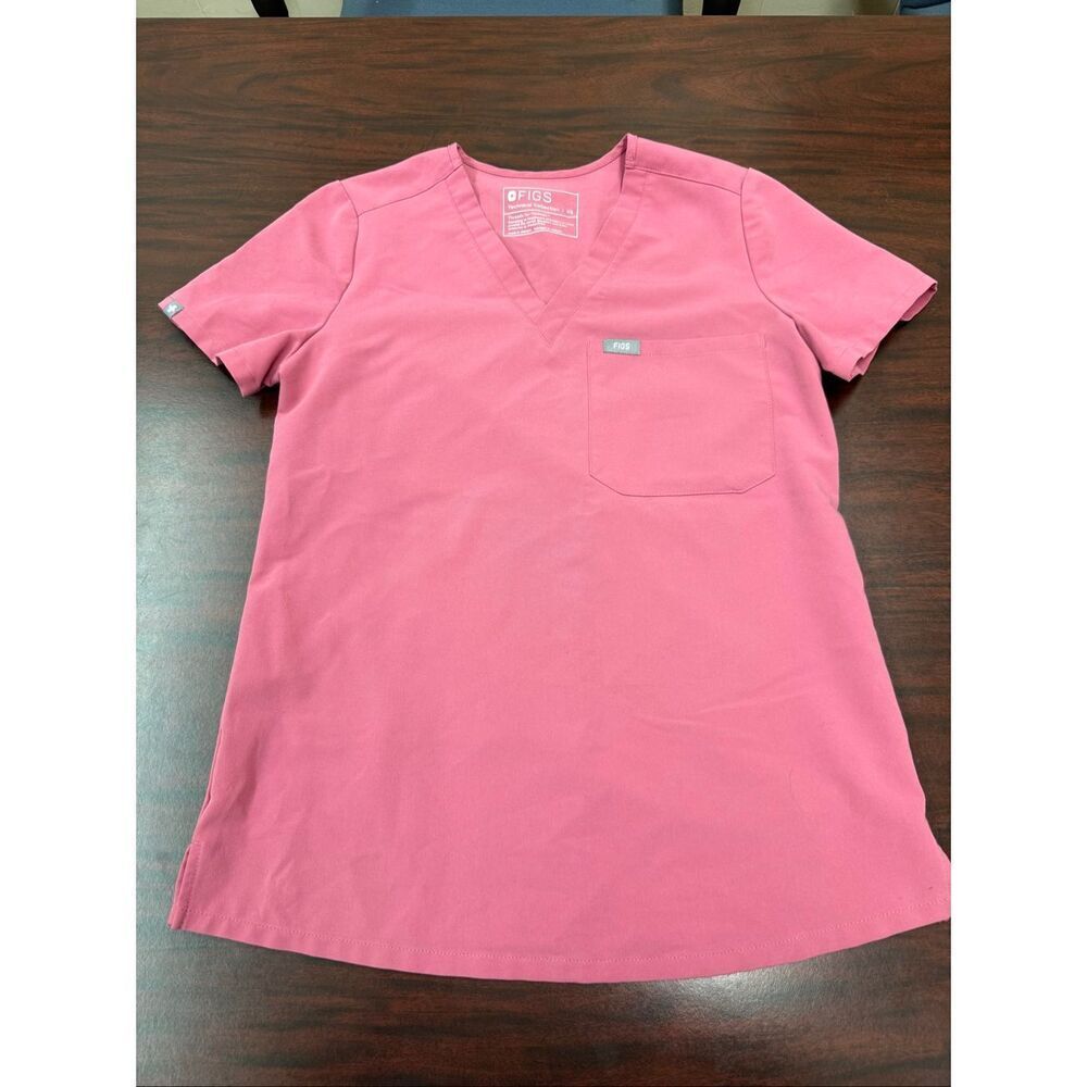 Figs V-Neck Catarina One-Pocket Scrub Top in Quartz Pink Size X-Small